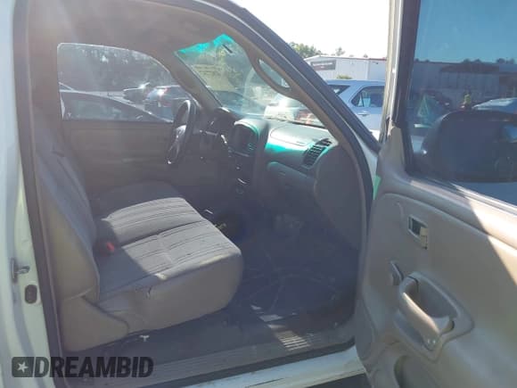 ✅ 2002 Toyota Tundra • VIN: 5TBJN32142S294461 • Лот: 42827247. Опубликован ранее на IAAI с пробегом 202 338 миль. Бесплатный доступ к архиву аукционных продаж из США и подробный отчёт об истории автомобиля на DreamBid. Изображение 5.