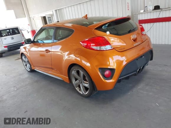 ✅ 2013 Hyundai Veloster Turbo • VIN: KMHTC6AE2DU178083 • Lot: 43039378. Wystawiony na IAAI z przebiegiem 126 260 mil. Bezpłatny archiwum sprzedaży aukcyjnych z USA i szczegółowy raport historii pojazdu na DreamBid. Zdjęcie 3.