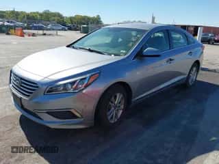 ✅ 2017 Hyundai Sonata 2.4L • VIN: 5NPE24AF8HH488624 • Lot: 43496399. Wystawiony na IAAI z przebiegiem 60 868 mil mil. Skorzystaj z bezpłatnego archiwum sprzedaży aukcyjnych z USA i zobacz szczegółowy raport historii pojazdu na DreamBid. Zdjęcie 2.