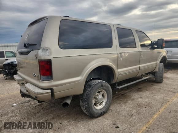✅ 2004 Ford Excursion Limited • VIN: 1FMSU43PX4EB11978 • Лот: 84804975. Опубликован ранее на Copart с пробегом 209 459 миль. Бесплатный доступ к архиву аукционных продаж из США и подробный отчёт об истории автомобиля на DreamBid. Изображение 3.