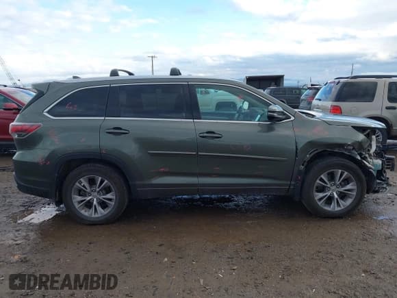 ✅ 2015 Toyota Highlander XLE • VIN: 5TDJKRFHXFS193795 • Lot: 43571322. Wystawiony na IAAI z przebiegiem 170 200 mil. Bezpłatny archiwum sprzedaży aukcyjnych z USA i szczegółowy raport historii pojazdu na DreamBid. Zdjęcie 14.