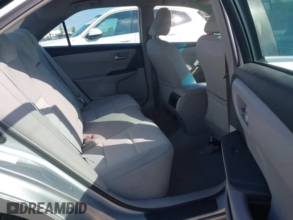 ✅ 2016 Toyota Camry LE • VIN: 4T4BF1FK2GR549001 • Lot: 43484360. Wystawiony na IAAI z przebiegiem 87 695 mil. Bezpłatny archiwum sprzedaży aukcyjnych z USA i szczegółowy raport historii pojazdu na DreamBid. Zdjęcie 8.