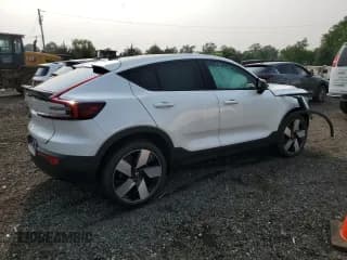 ✅ 2023 Volvo C40 Ultimate • VIN: YV4ED3GM6P2028692 • Lot: 59972373. Wystawiony na Copart z przebiegiem Nie podano. Bezpłatny archiwum sprzedaży aukcyjnych z USA i szczegółowy raport historii pojazdu na DreamBid. Zdjęcie 3.