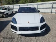 ✅ 2022 Porsche Cayenne Turbo • VIN: WP1AF2AY6NDA44506 • Lot: 89434565. Wystawiony na Copart z przebiegiem 22 877 mil. Bezpłatny archiwum sprzedaży aukcyjnych z USA i szczegółowy raport historii pojazdu na DreamBid. Zdjęcie 5.