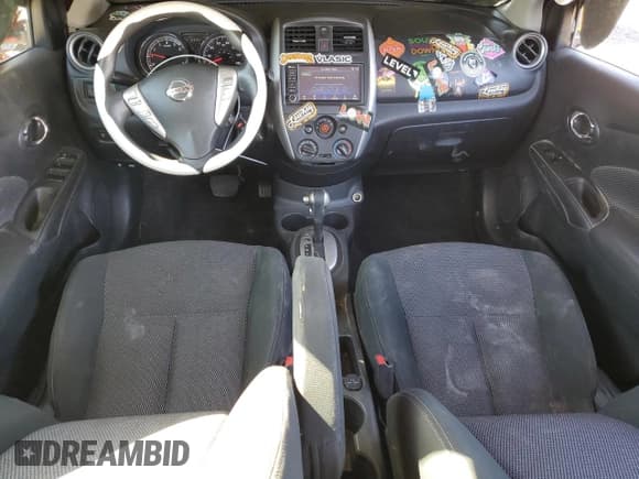 ✅ 2019 Nissan Versa S Plus • VIN: 3N1CN7AP7KL858920 • Lot: 85738665. Wystawiony na Copart z przebiegiem 123 447 mil. Bezpłatny archiwum sprzedaży aukcyjnych z USA i szczegółowy raport historii pojazdu na DreamBid. Zdjęcie 8.