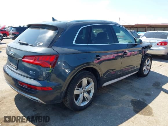 ✅ 2018 Audi Q5 Premium Plus • VIN: WA1BNAFY8J2236957 • Lot: 43322853. Wystawiony na IAAI z przebiegiem 84 104 mil. Bezpłatny archiwum sprzedaży aukcyjnych z USA i szczegółowy raport historii pojazdu na DreamBid. Zdjęcie 4.