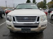 ✅ 2008 Ford Explorer Eddie Bauer • VIN: 1FMEU74EX8UA87110 • Lot: 82419505. Wystawiony na Copart z przebiegiem 137 015 mil. Bezpłatny archiwum sprzedaży aukcyjnych z USA i szczegółowy raport historii pojazdu na DreamBid. Zdjęcie 5.