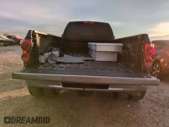 2009 Dodge 3500 SLT z VIN 3D7MX48L69G535111, wystawiony jako Copart lot #80577804 z przebiegiem 69 621 mil mil oraz Czysty tytuł • Clean title. Historia ofert i sprzedaży dostępna na DreamBid. Obrazek 6.