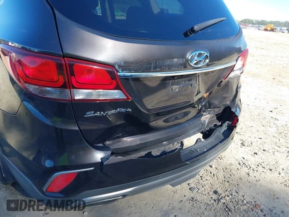 ✅ 2017 Hyundai Santa Fe SE • VIN: KM8SM4HF8HU221214 • Lot: 43491493. Listed on IAAI with 118,359 mi. Free auction sales archive from the USA and detailed vehicle history report at DreamBid. Image 6.