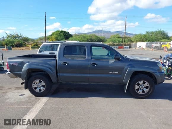 ✅ 2010 Toyota Tacoma PreRunner • VIN: 3TMJU4GNXAM104768 • Lot: 42989199. Listed on IAAI with 251,283 mi. Free auction sales archive from the USA and detailed vehicle history report at DreamBid. Image 13.