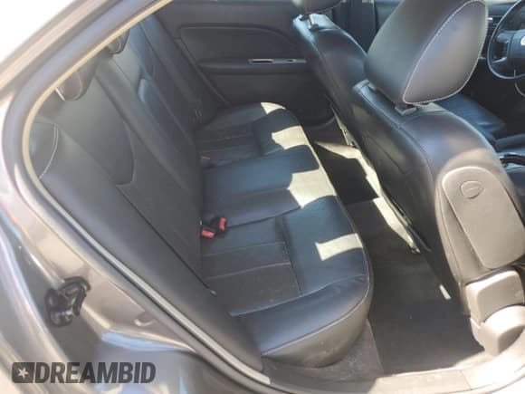 ✅ 2010 Mercury Milan Premier • VIN: 3MEHM0JG3AR648452 • Лот: 90923545. Опубликован ранее на Copart с пробегом 233 141 миль. Бесплатный доступ к архиву аукционных продаж из США и подробный отчёт об истории автомобиля на DreamBid. Изображение 10.