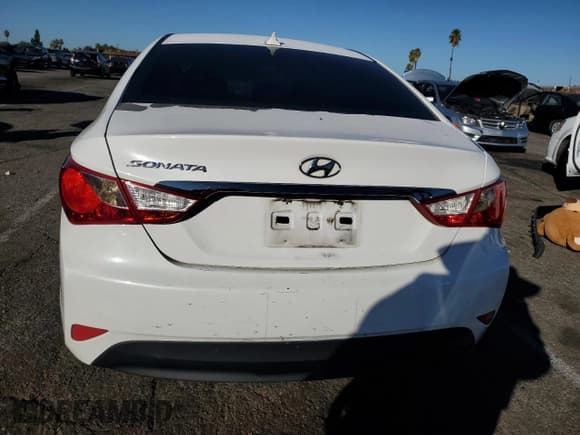 ✅ 2014 Hyundai Sonata GLS • VIN: 5NPEB4AC5EH917896 • Лот: 82717875. Опубликован ранее на Copart с пробегом 323 699 миль. Бесплатный доступ к архиву аукционных продаж из США и подробный отчёт об истории автомобиля на DreamBid. Изображение 6.