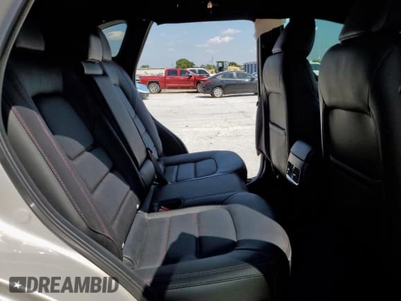 ✅ 2025 Mazda CX-5 Premium • VIN: JM3KFBDYXS0609495 • Lot: 68913545. Wystawiony na Copart z przebiegiem 1 810 mil. Bezpłatny archiwum sprzedaży aukcyjnych z USA i szczegółowy raport historii pojazdu na DreamBid. Zdjęcie 11.