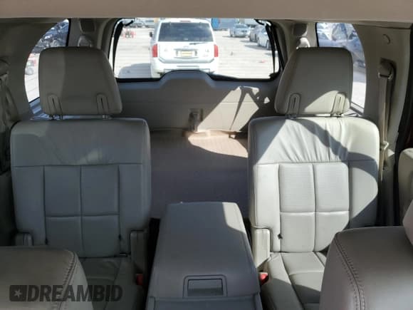 ✅ 2013 Lincoln Navigator • VIN: 5LMJJ2H59DEL05978 • Lot: 82523135. Wystawiony na Copart z przebiegiem 88 356 mil. Bezpłatny archiwum sprzedaży aukcyjnych z USA i szczegółowy raport historii pojazdu na DreamBid. Zdjęcie 10.