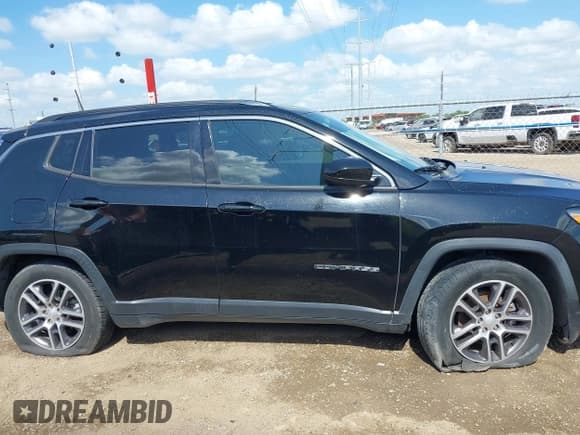 ✅ 2018 Jeep Compass Latitude • VIN: 3C4NJCBB3JT140535 • Lot: 42568130. Wystawiony na IAAI z przebiegiem 118 452 mil. Bezpłatny archiwum sprzedaży aukcyjnych z USA i szczegółowy raport historii pojazdu na DreamBid. Zdjęcie 13.