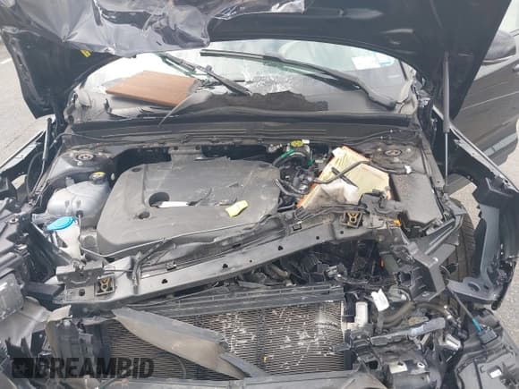 ✅ 2023 Volvo XC40 Plus Dark Theme • VIN: YV4L12UWXP2009398 • Lot: 41946977. Listed on IAAI with 33,330 mi. Free auction sales archive from the USA and detailed vehicle history report at DreamBid. Image 10.