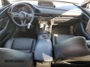 ✅ 2020 Mazda CX-30 Preferred • VIN: 3MVDMBDL4LM107462 • Lot: 71458255. Wystawiony na Copart z przebiegiem 70 296 mil. Bezpłatny archiwum sprzedaży aukcyjnych z USA i szczegółowy raport historii pojazdu na DreamBid. Zdjęcie 8.