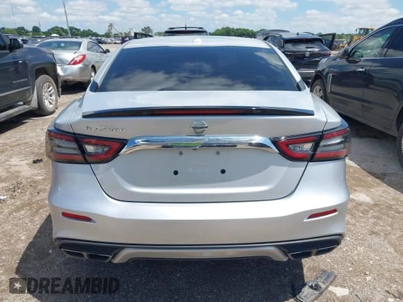 ✅ 2019 Nissan Maxima SL • VIN: 1N4AA6AV5KC374738 • Lot: 42442510. Wystawiony na IAAI z przebiegiem 104 456 mil. Bezpłatny archiwum sprzedaży aukcyjnych z USA i szczegółowy raport historii pojazdu na DreamBid. Zdjęcie 16.