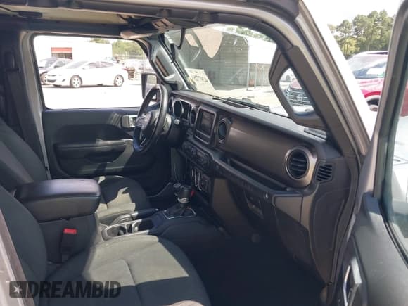 ✅ 2020 Jeep Wrangler Unlimited Sport S • VIN: 1C4HJXDN2LW160395 • Lot: 42977253. Wystawiony na IAAI z przebiegiem 112 073 mil. Bezpłatny archiwum sprzedaży aukcyjnych z USA i szczegółowy raport historii pojazdu na DreamBid. Zdjęcie 5.