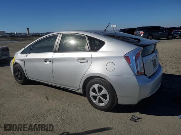 ✅ 2015 Toyota Prius Two • VIN: JTDKN3DU7F0472293 • Lot: 86986075. Listed on Copart with 92,038 mi. Free auction sales archive from the USA and detailed vehicle history report at DreamBid. Image 2.