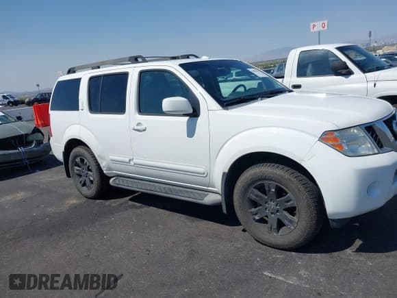 ✅ 2009 Nissan Pathfinder SE • VIN: 5N1AR18B59C605127 • Lot: 43005575. Listed on IAAI with 163,322 mi. Free auction sales archive from the USA and detailed vehicle history report at DreamBid. Image 13.