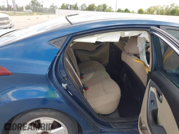 2014 Hyundai Elantra SE z VIN KMHDH4AE0EU163187, wystawiony jako IAAI lot #43472754 z przebiegiem Nie podano mil oraz . Historia ofert i sprzedaży dostępna na DreamBid. Obrazek 8.