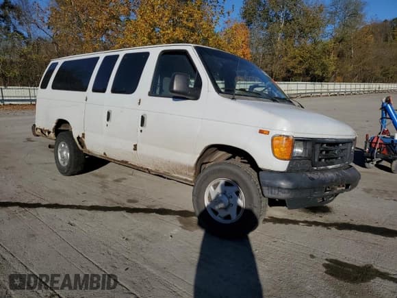✅ 2007 Ford Econoline Passenger XL • VIN: 1FBSS31L57DA55841 • Лот: 89831875. Опубликован ранее на Copart с пробегом Не указан. Бесплатный доступ к архиву аукционных продаж из США и подробный отчёт об истории автомобиля на DreamBid. Изображение 4.