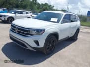 ✅ 2023 Volkswagen Atlas SE • VIN: 1V2WR2CA7PC539559 • Lot: 42756067. Wystawiony na IAAI z przebiegiem 44 364 mil. Bezpłatny archiwum sprzedaży aukcyjnych z USA i szczegółowy raport historii pojazdu na DreamBid. Zdjęcie 2.