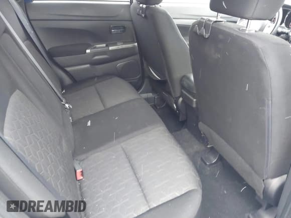 ✅ 2020 Mitsubishi Outlander ES • VIN: JA4AR3AU0LU010760 • Lot: 43664192. Wystawiony na IAAI z przebiegiem 105 106 mil. Bezpłatny archiwum sprzedaży aukcyjnych z USA i szczegółowy raport historii pojazdu na DreamBid. Zdjęcie 8.