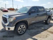✅ 2018 Toyota Tundra SR5 • VIN: 5TFEM5F16JX133054 • Лот: 53459035. Опубликован ранее на Copart с пробегом 74 317 миль. Бесплатный доступ к архиву аукционных продаж из США и подробный отчёт об истории автомобиля на DreamBid. Изображение 1.