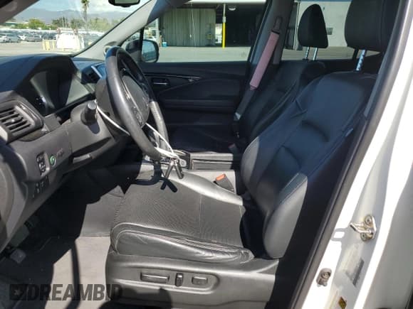 ✅ 2019 Honda Ridgeline RTL-E • VIN: 5FPYK3F76KB030165 • Lot: 85926505. Listed on Copart with 90,436 mi. Free auction sales archive from the USA and detailed vehicle history report at DreamBid. Image 7.