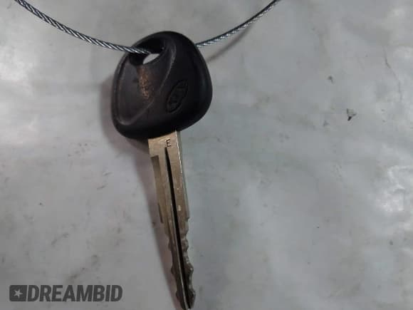 ✅ 2008 Kia Sorento LX • VIN: KNDJD735385764707 • Lot: 42776600. Wystawiony na IAAI z przebiegiem 257 825 mil. Bezpłatny archiwum sprzedaży aukcyjnych z USA i szczegółowy raport historii pojazdu na DreamBid. Zdjęcie 11.