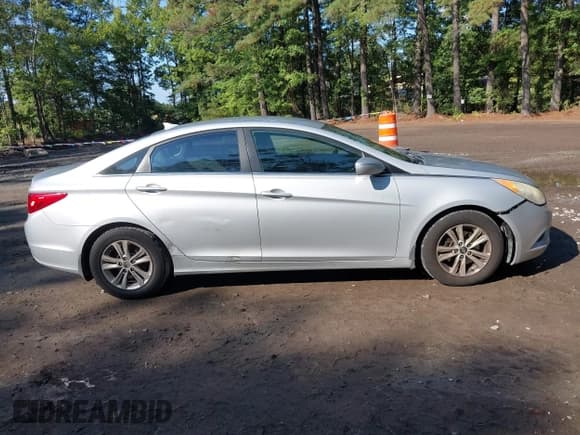 ✅ 2012 Hyundai Sonata GLS • VIN: 5NPEB4AC4CH484035 • Лот: 43219096. Опубликован ранее на IAAI с пробегом 189 936 миль. Бесплатный доступ к архиву аукционных продаж из США и подробный отчёт об истории автомобиля на DreamBid. Изображение 13.