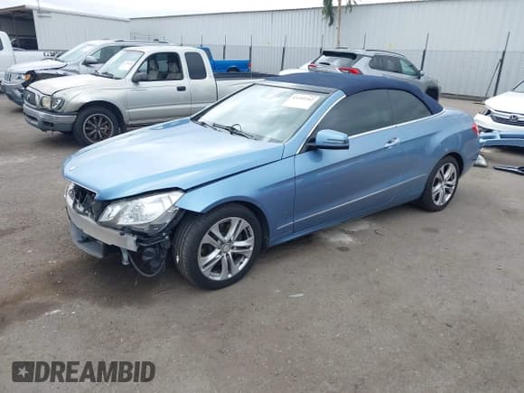 ✅ 2011 Mercedes-Benz E 350 • VIN: WDDKK5GF9BF082830 • Lot: 43242262. Listed on IAAI with 84,238 mi. Free auction sales archive from the USA and detailed vehicle history report at DreamBid. Image 18.