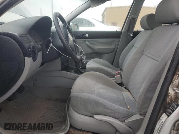 ✅ 2000 Volkswagen Jetta GL • VIN: 3VWRF29M1YM004426 • Lot: 91674065. Listed on Copart with 142,841 mi. Free auction sales archive from the USA and detailed vehicle history report at DreamBid. Image 7.