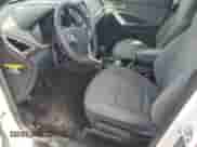 ✅ 2018 Hyundai Santa Fe 2.4L • VIN: 5XYZT3LB0JG521082 • Lot: 42819733. Wystawiony na Copart z przebiegiem 78 061 mil mil. Skorzystaj z bezpłatnego archiwum sprzedaży aukcyjnych z USA i zobacz szczegółowy raport historii pojazdu na DreamBid. Zdjęcie 7.