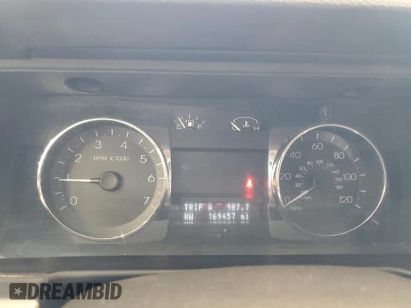 ✅ 2006 Lincoln Zephyr • VIN: 3LNHM26176R637622 • Lot: 70240224. Wystawiony na Copart z przebiegiem 169 457 mil. Bezpłatny archiwum sprzedaży aukcyjnych z USA i szczegółowy raport historii pojazdu na DreamBid. Zdjęcie 9.