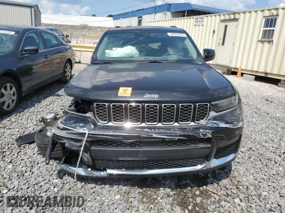 ✅ 2022 Jeep Grand Cherokee Limited • VIN: 1C4RJKBGXN8563673 • Lot: 62004665. Listed on Copart with 5,010 mi. Free auction sales archive from the USA and detailed vehicle history report at DreamBid. Image 5.