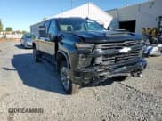 ✅ 2025 Chevrolet Silverado 2500HD Custom • VIN: 2GC4KME71S1177382 • Лот: 85828315. Опубликован ранее на Copart с пробегом 19 754 миль. Бесплатный доступ к архиву аукционных продаж из США и подробный отчёт об истории автомобиля на DreamBid. Изображение 13.