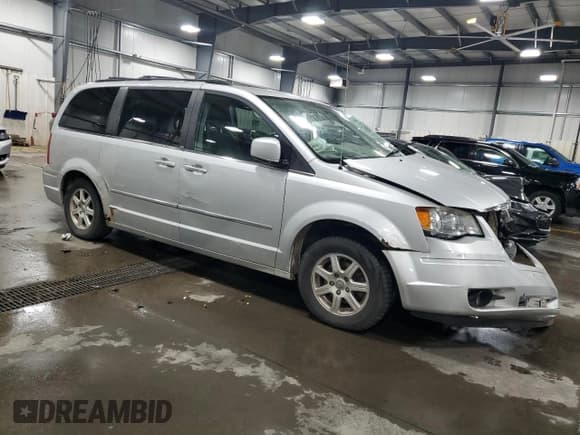 ✅ 2010 Chrysler Town & Country Touring • VIN: 2A4RR5D18AR494039 • Лот: 87440325. Опубликован ранее на Copart с пробегом 161 791 миль. Бесплатный доступ к архиву аукционных продаж из США и подробный отчёт об истории автомобиля на DreamBid. Изображение 4.