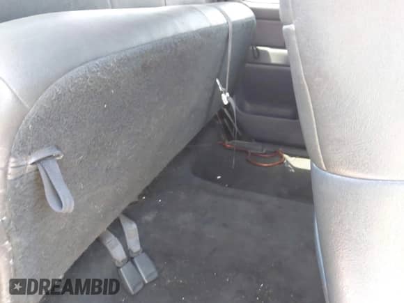 ✅ 2000 Chevrolet Silverado 1500 LS • VIN: 2GCEK19T4Y1290374 • Lot: 42988982. Wystawiony na IAAI z przebiegiem Nie podano mil. Skorzystaj z bezpłatnego archiwum sprzedaży aukcyjnych z USA i zobacz szczegółowy raport historii pojazdu na DreamBid. Zdjęcie 8.