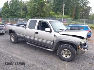 ✅ 2000 Chevrolet Silverado 2500 LS • VIN: 1GCGK29U0YE159139 • Lot: 43324253. Wystawiony na IAAI z przebiegiem 173 646 mil. Bezpłatny archiwum sprzedaży aukcyjnych z USA i szczegółowy raport historii pojazdu na DreamBid. Zdjęcie 1.