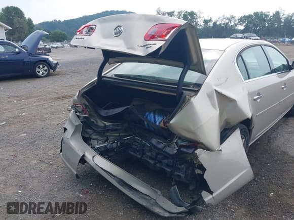 ✅ 2008 Buick Lucerne CXL • VIN: 1G4HD57218U124161 • Lot: 42752798. Wystawiony na IAAI z przebiegiem 79 699 mil. Bezpłatny archiwum sprzedaży aukcyjnych z USA i szczegółowy raport historii pojazdu na DreamBid. Zdjęcie 6.