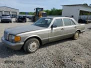 ✅ 1986 Mercedes-Benz 420 SEL • VIN: WDBCA35D6GA224335 • Lot: 53899235. Wystawiony na Copart z przebiegiem 194 582 mil. Bezpłatny archiwum sprzedaży aukcyjnych z USA i szczegółowy raport historii pojazdu na DreamBid. Zdjęcie 1.