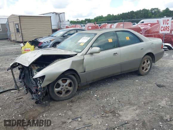 ✅ 1997 Lexus ES 300 • VIN: JT8BF22G9V0067733 • Lot: 42534764. Listed on IAAI with 350,000 mi. Free auction sales archive from the USA and detailed vehicle history report at DreamBid. Image 2.