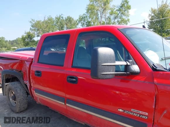 ✅ 2006 Chevrolet Silverado 2500HD LT3 • VIN: 1GCHK232X6F105320 • Лот: 42896488. Опубликован ранее на IAAI с пробегом Не указан. Бесплатный доступ к архиву аукционных продаж из США и подробный отчёт об истории автомобиля на DreamBid. Изображение 13.