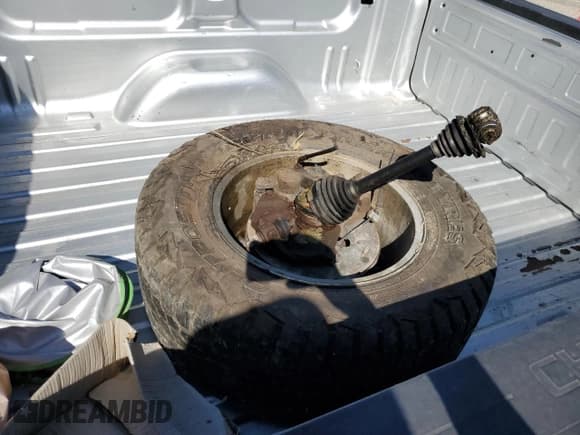 ✅ 2015 Chevrolet Silverado 1500 LTZ • VIN: 3GCUKSEC4FG154953 • Лот: 65177835. Опубликован ранее на Copart с пробегом Не указан. Бесплатный доступ к архиву аукционных продаж из США и подробный отчёт об истории автомобиля на DreamBid. Изображение 12.