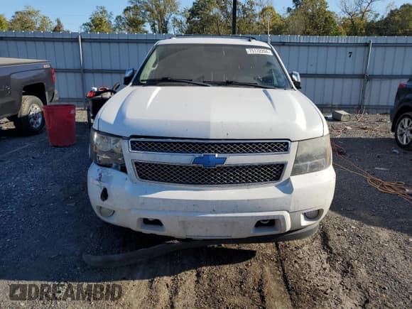 ✅ 2011 Chevrolet Suburban LTZ • VIN: 1GNSKKE38BR191111 • Lot: 75172204. Wystawiony na Copart z przebiegiem 165 370 mil. Bezpłatny archiwum sprzedaży aukcyjnych z USA i szczegółowy raport historii pojazdu na DreamBid. Zdjęcie 5.