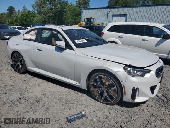 ✅ 2023 BMW 2 Series 230i xDrive • VIN: 3MW33CM08P8D52496 • Лот: 58627965. Опубликован ранее на Copart с пробегом Не указан. Бесплатный доступ к архиву аукционных продаж из США и подробный отчёт об истории автомобиля на DreamBid. Изображение 4.