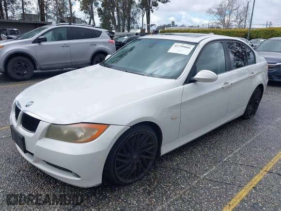 ✅ 2007 BMW 3 Series 328i • VIN: WBAVC53517FZ77136 • Lot: 41799066. Listed on IAAI with 178,362 mi. Free auction sales archive from the USA and detailed vehicle history report at DreamBid. Image 2.